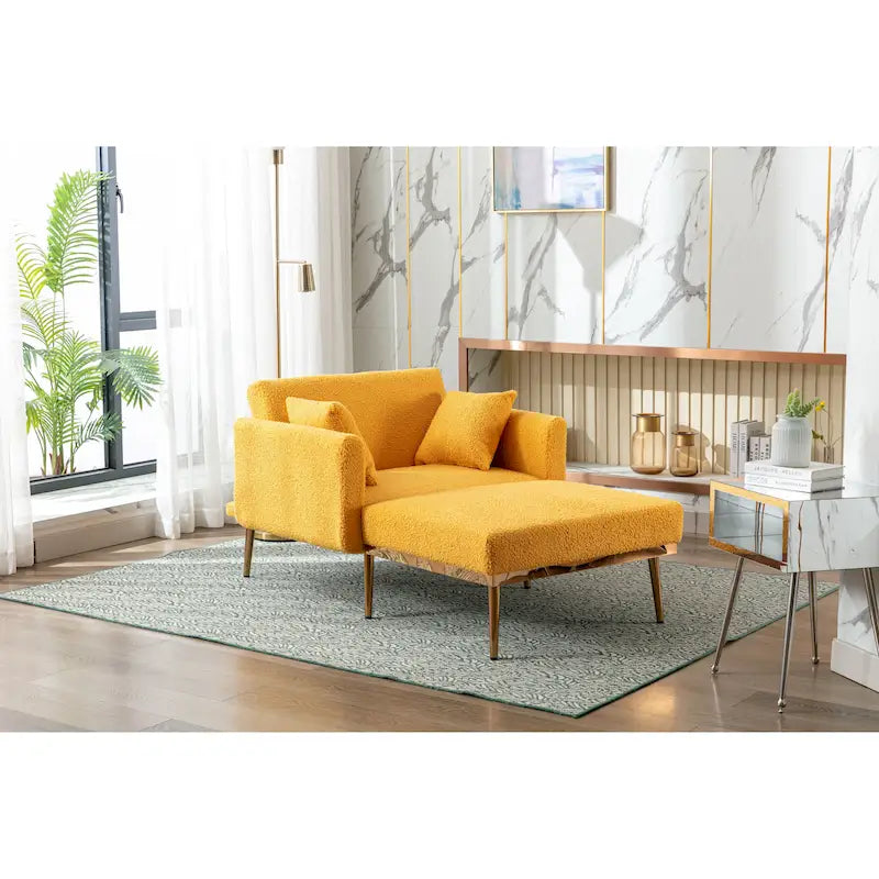 Poltrona d'accento in tessuto Teddy morbido con gambe in metallo color oro rosa