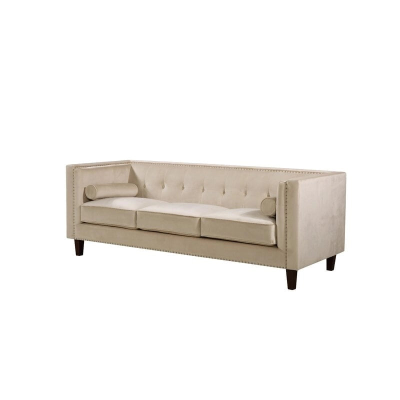 Divano Chesterfield da 83" in velluto stropicciato con bordino a borchie e schienale trapuntato con bottoni
