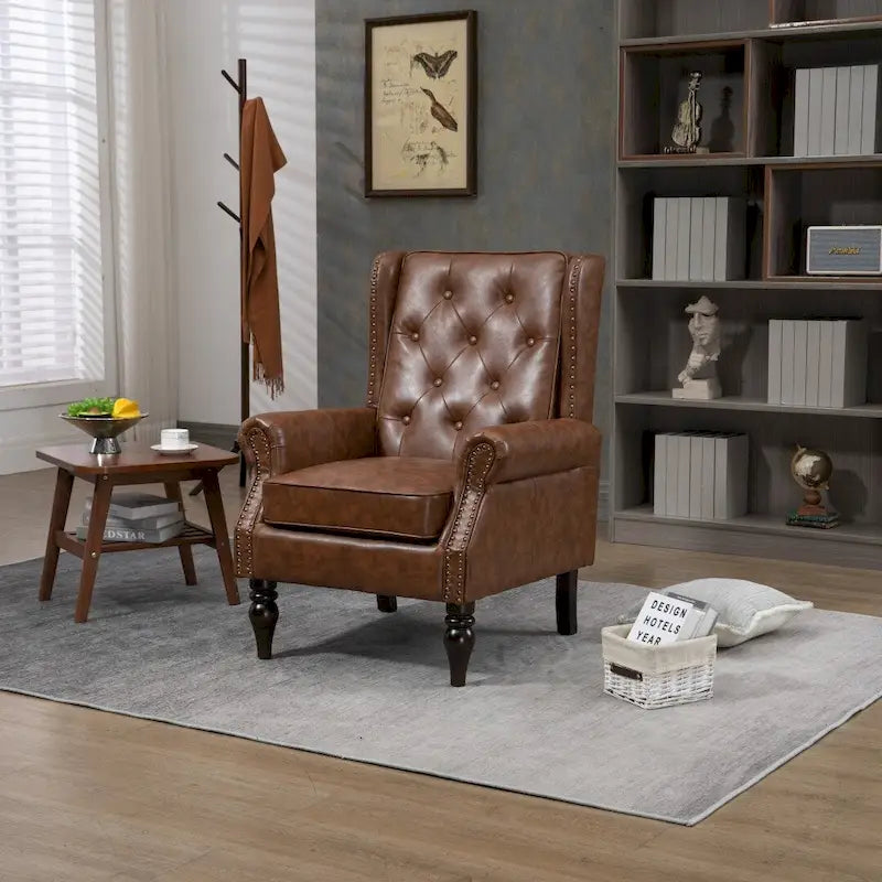 Poltrona decorativa imbottita a botte con struttura in legno massello e cuscino in schiuma