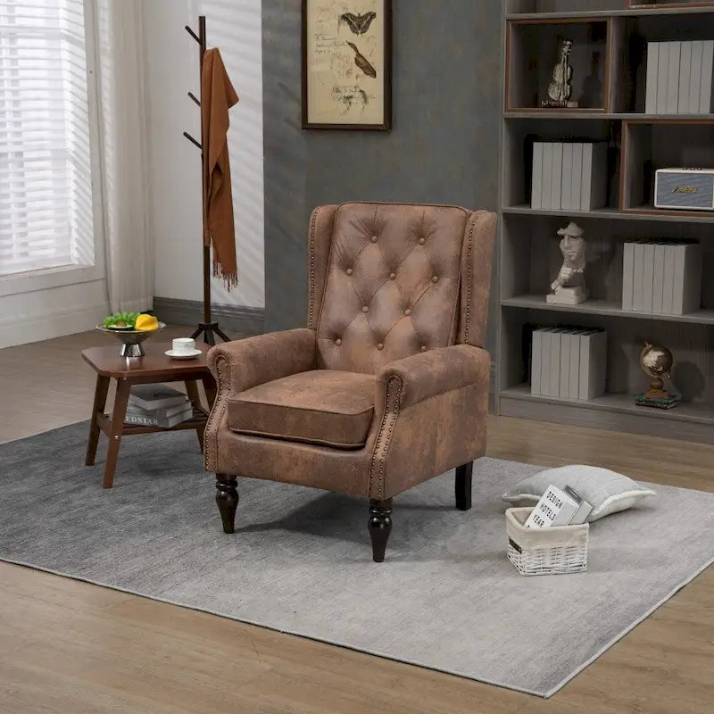 Poltrona decorativa imbottita a botte con struttura in legno massello e cuscino in schiuma